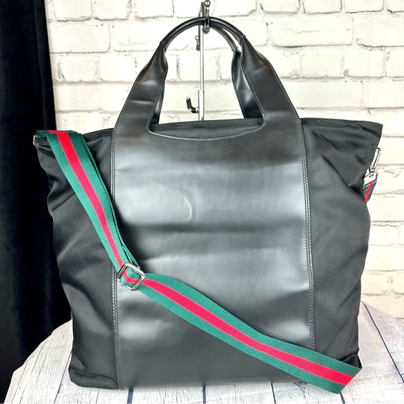 GUCCI black leather and nylon travel over-night crossbody bag LIKE NEW - Picture 2 of 16